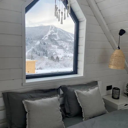 Under Sky - з теплим басейном ,чаном-джакузі, панорамною ванною та Playstation 5 Holiday home Slavske